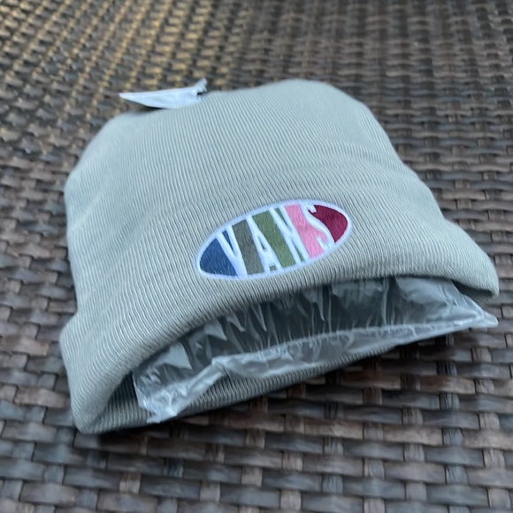 Vans WM Breakin Curf Grey Beanie Skateboarding Hat Women & Men VN0A5GUV85T - Picture 9 of 16